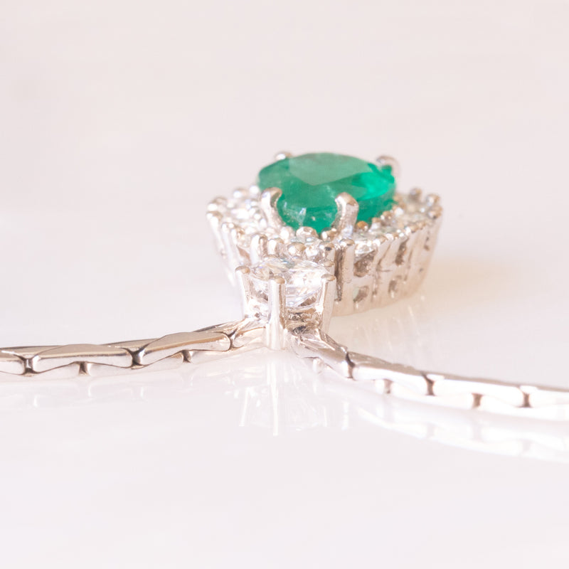 Collier in oro bianco 18K con smeraldo (1.20ct ca.) e diamanti di taglio brillante (0.58ctw ca.)