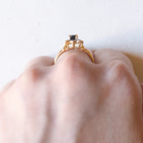 Vintage-Gänseblümchenring aus 18-karätigem Gelb- und Weißgold mit Saphiren (ca. 0.50 ct) und Diamanten (ca. 0.04 ctw), 60er Jahre