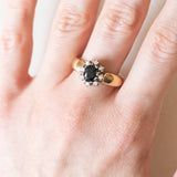 Vintage-Gänseblümchen-Ring aus 14-karätigem Gelb- und Weißgold mit Saphir (ca. 1 ct) und Diamanten (ca. 0.16 ctw), 60er Jahre