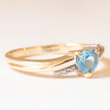 Винтажное кольцо из желтого золота 9 карат с синтетической синей шпинелью огранки «сердечко» (около 0.50 карата) и бриллиантами (около 0.03 карата), 80-е/90-е годы