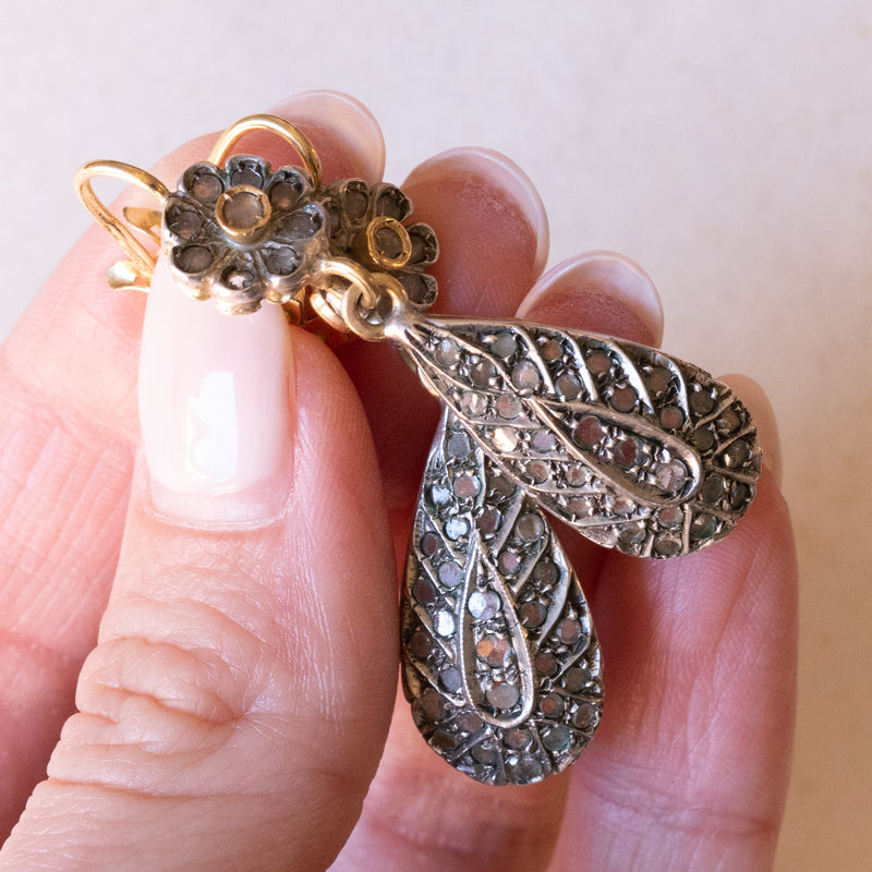 Orecchini vintage pendenti in stile antico in oro giallo 18K e argento con diamanti di taglio rosetta