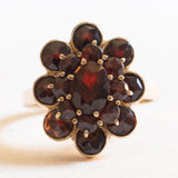 Vintage 8 Karat Gelbgold-Granat-Gänseblümchen-Ring, 50er Jahre