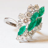 Vintage-Ring aus 18-karätigem Weißgold mit Diamanten (ca. 2 Karat) und Smaragd (ca. 1.90 Karat), 70er Jahre