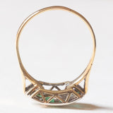 Art-Déco-Ring aus 14-karätigem Gelb- und Weißgold mit Smaragden und Diamanten (zentraler Brillantschliff ca. 0.15 ct), 30er Jahre