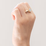 Vintage-Ring aus 18-karätigem Gelb- und Weißgold mit Opal (ca. 0.90 ct) und Diamanten im Brillantschliff (ca. 0.06 ctw), 70er Jahre