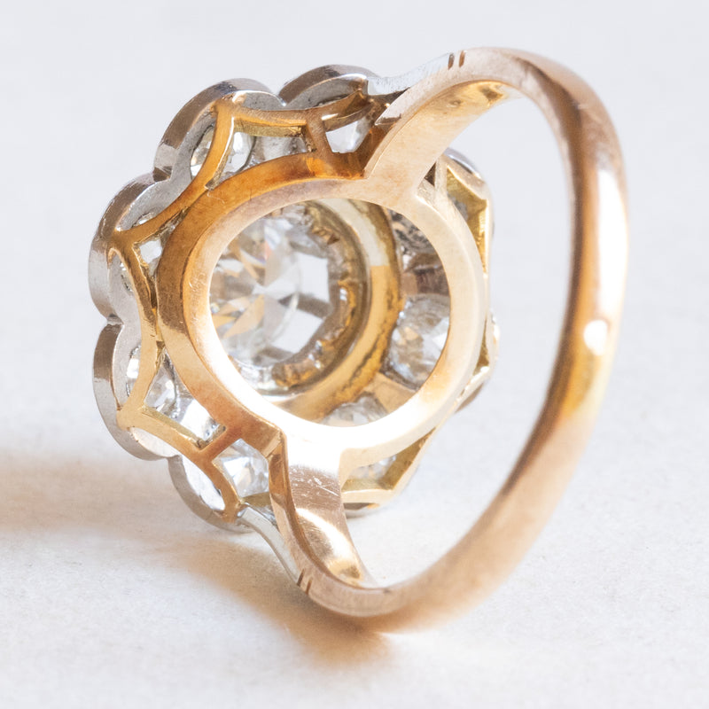 Anello a margherita vintage in oro giallo e bianco 18K con diamanti (1.35ctw ca.), anni ‘50/‘60