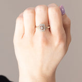 Art-Deco-Solitär in 18 Karat Weißgold mit Diamant im Brillantschliff (ca. 0.12 ct), 20er/30er Jahre