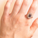 Gänseblümchenring im Art-déco-Stil aus Platin und 12-karätigem Gelbgold mit Saphiren (ca. 0.40 ct) und Diamanten im alten Minenschliff (ca. 0.80 ctw), 20er/30er Jahre