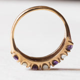 Vintage-Ring aus 9-karätigem Gelbgold mit Amethysten (ca. 0.50 ctw) und Opalen (ca. 0.16 ctw), 70er Jahre