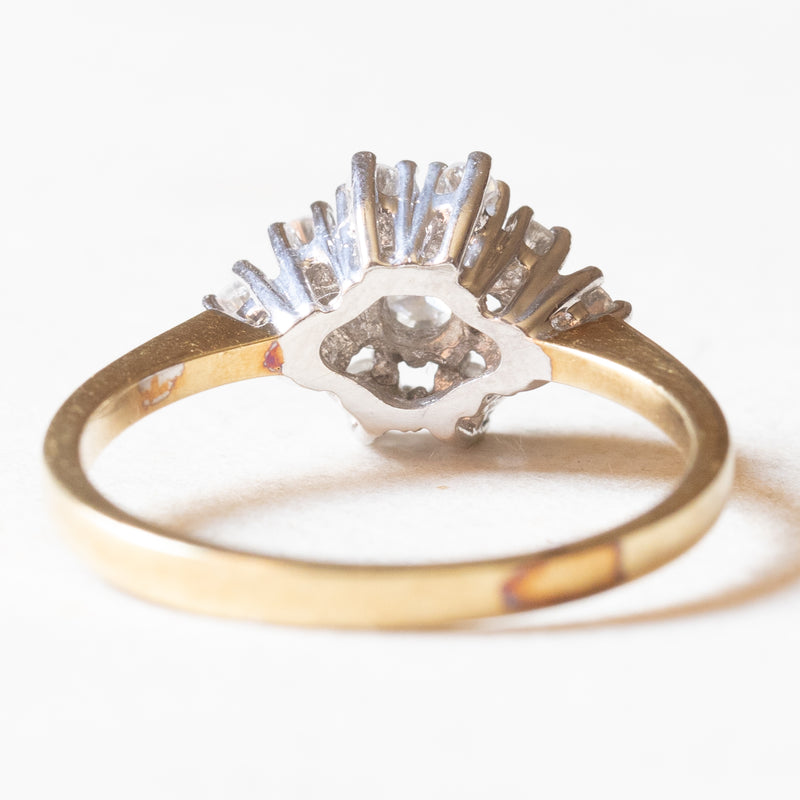 Anello vintage a margherita in oro giallo e in oro bianco 14K con diamanti di taglio brillante (0.35ctw ca.), anni '60