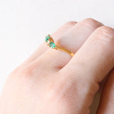 Vintage 18K yellow gold ring with emeralds and brilliant cut diamonds (approx. 0.10ct), 60s/70s