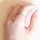 Vintage-Zigeunerring aus 8-karätigem Gelbgold mit synthetischem Rubin (ca. 0.15 ct), 50er/60er Jahre