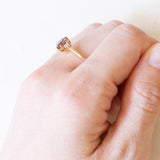 Vintage-Trilogie aus 9-karätigem Gelb- und Weißgold mit synthetischem rosa Spinell (ca. 1 Karat) und weißen Saphiren, 70er/80er Jahre