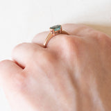 Vintage-Solitärring aus 9-karätigem Gelbgold mit Smaragd (ca. 0.75 ct), 50er Jahre