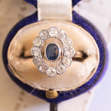 Gänseblümchenring im Art-déco-Stil aus Platin und 12-karätigem Gelbgold mit Saphiren (ca. 0.40 ct) und Diamanten im alten Minenschliff (ca. 0.80 ctw), 20er/30er Jahre