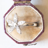 Vintage Ring aus 18 Karat Weißgold mit Diamanten im Brillantschliff (ca. 0.35 Karat), 70er/80er Jahre