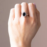 Vintage-Gänseblümchenring aus 18 Karat Weißgold mit Saphiren (ca. 1.60 ct) und Diamanten im Brillantschliff (ca. 0.52 ctw), 60er Jahre