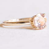 Vintage-Solitär aus 14-karätigem Gelbgold mit rosa Morganit (ca. 1.60 ct), 70er Jahre