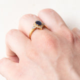 Vintage-Gänseblümchenring aus 18 Karat Gelb- und Weißgold mit Saphiren (ca. 0.75 ct) und Diamanten im Brillantschliff (ca. 0.20 ctw), 60er Jahre