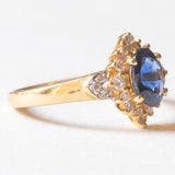 Vintage-Gänseblümchenring aus 18 Karat Gelb- und Weißgold mit Saphiren (ca. 0.75 ct) und Diamanten im Brillantschliff (ca. 0.20 ctw), 60er Jahre