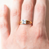 Vintage-Ring aus 18-karätigem Gelbgold mit blauem Topas im Prinzessschliff, 70er Jahre