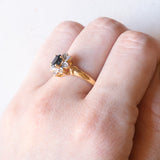 Vintage-Gänseblümchenring aus 18-karätigem Gelb- und Weißgold mit Saphiren (ca. 0.50 ct) und Diamanten (ca. 0.04 ctw), 60er Jahre