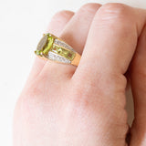 Vintage-Ring aus 14-karätigem Gelbgold und Weißgold mit Peridot (ca. 3.20 ctw) und Diamant, 70er/80er Jahre