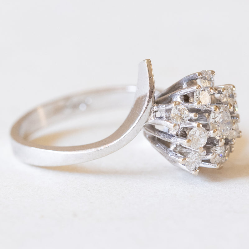 Anello vintage a margherita in oro bianco 14K con diamanti (0.65ctw ca.), anni ‘70