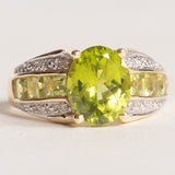 Bague vintage en or jaune 14 carats et péridot en or blanc (environ 3.20 ct) et diamant, années 70/80