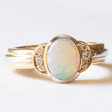 Vintage-Ring aus 18-karätigem Gelb- und Weißgold mit Opal (ca. 0.90 ct) und Diamanten im Brillantschliff (ca. 0.06 ctw), 70er Jahre