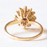 Vintage-Gänseblümchen-Ring aus 18-karätigem Gelbgold mit Rubinen (ca. 0.25 ct) und Diamanten (ca. 0.06 ctw), 60er Jahre