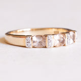 Vintage-Riviera-Ring aus 14-karätigem Gelbgold und Weißgold mit rosa Morganiten (ca. 0.50 ctw) und Diamanten (ca. 0.04 ctw), 70er Jahre