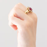 Vintage-Gänseblümchenring aus 18-karätigem Gelbgold mit Rubin (ca. 1.70 ct) und Diamanten im Brillantschliff (ca. 1 ctw), 60er Jahre