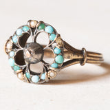 Antiker Ring aus 18 Karat Gelbgold und Silber mit einem zentralen Diamanten im Rosenschliff, Türkisen und Perlen, Anfang des 900. Jahrhunderts