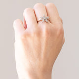 Vintage Ring aus 18 Karat Weißgold mit Diamanten im Brillantschliff (ca. 0.35 Karat), 70er/80er Jahre