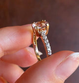 Vintage-Ring aus 9-karätigem Gelb- und Weißgold mit Morganit (ca. 0.60 ct) und weißen Zirkonen, 70er/80er Jahre