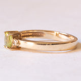 Vintage 9K Gelbgold Trilogie Ring mit Peridot (ca. 0.29ct) und weißem Topas, 60er/70er Jahre