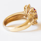 Vintage-Gänseblümchenring aus 18-karätigem Gelbgold mit Rubin (ca. 1.70 ct) und Diamanten im Brillantschliff (ca. 1 ctw), 60er Jahre