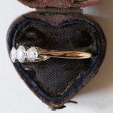 Antike 18-karätige Gelbgold- und Platin-Diamanttrilogie im Alteuropäischen Schliff (ca. 0.47 ctw), 10er/20er Jahre