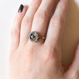 Antiker Ring aus 18 Karat Gelbgold und Silber mit einem zentralen Diamanten im Rosenschliff, Türkisen und Perlen, Anfang des 900. Jahrhunderts