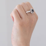 Vintage-Gänseblümchen-Ring aus 18-karätigem Weißgold mit Saphir (ca. 1.20 ct) und Diamanten im Brillantschliff (ca. 1.20 ctw), 60er Jahre