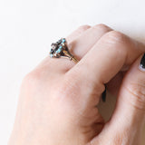 Antiker Ring aus 18 Karat Gelbgold und Silber mit einem zentralen Diamanten im Rosenschliff, Türkisen und Perlen, Anfang des 900. Jahrhunderts