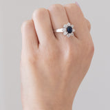 Vintage-Gänseblümchen-Ring aus 18-karätigem Weißgold mit Saphir (ca. 1.20 ct) und Diamanten im Brillantschliff (ca. 1.20 ctw), 60er Jahre