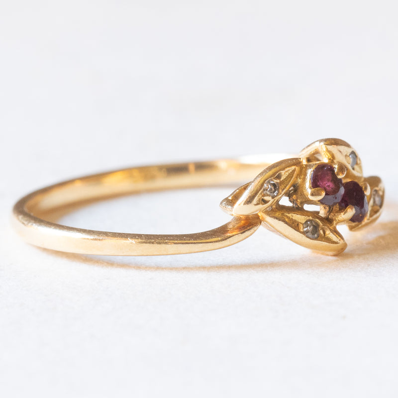 Anello vintage in oro giallo 18K con rubini e diamanti, anni ‘60