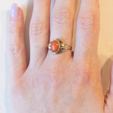 Vintage-Ring aus 9-karätigem Gelbgold mit orangefarbener Koralle, 40er/50er Jahre