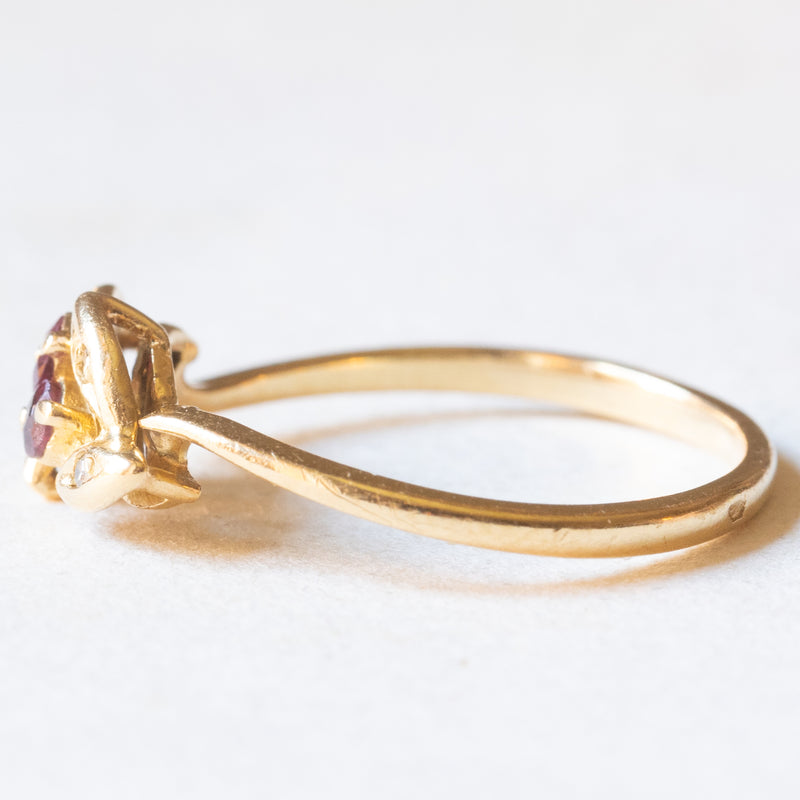 Anello vintage in oro giallo 18K con rubini e diamanti, anni ‘60