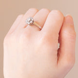 Винтажное кольцо с цветком из белого золота 18 карат с бриллиантами классической огранки (около 0.75 карата), 60-е годы