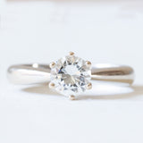 Vintage-Solitär aus 18 Karat Weißgold mit Diamant im Brillantschliff (ca. 0.75 ct)