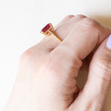 Vintage Ring aus 18 Karat Gelbgold mit synthetischem Rubin (ca. 2.70 ct), 60er Jahre