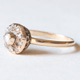 Antiker Gänseblümchenring aus 10 Karat Gelbgold mit zentralem Diamanten im Rosenschliff und seitlichen Diamanten im Rosenschliff, Anfang des 900. Jahrhunderts